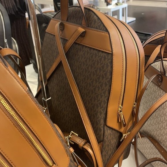 Michael Kors Jaycee Large Zip Pocket Backpack Brown - Picture 4 of 16